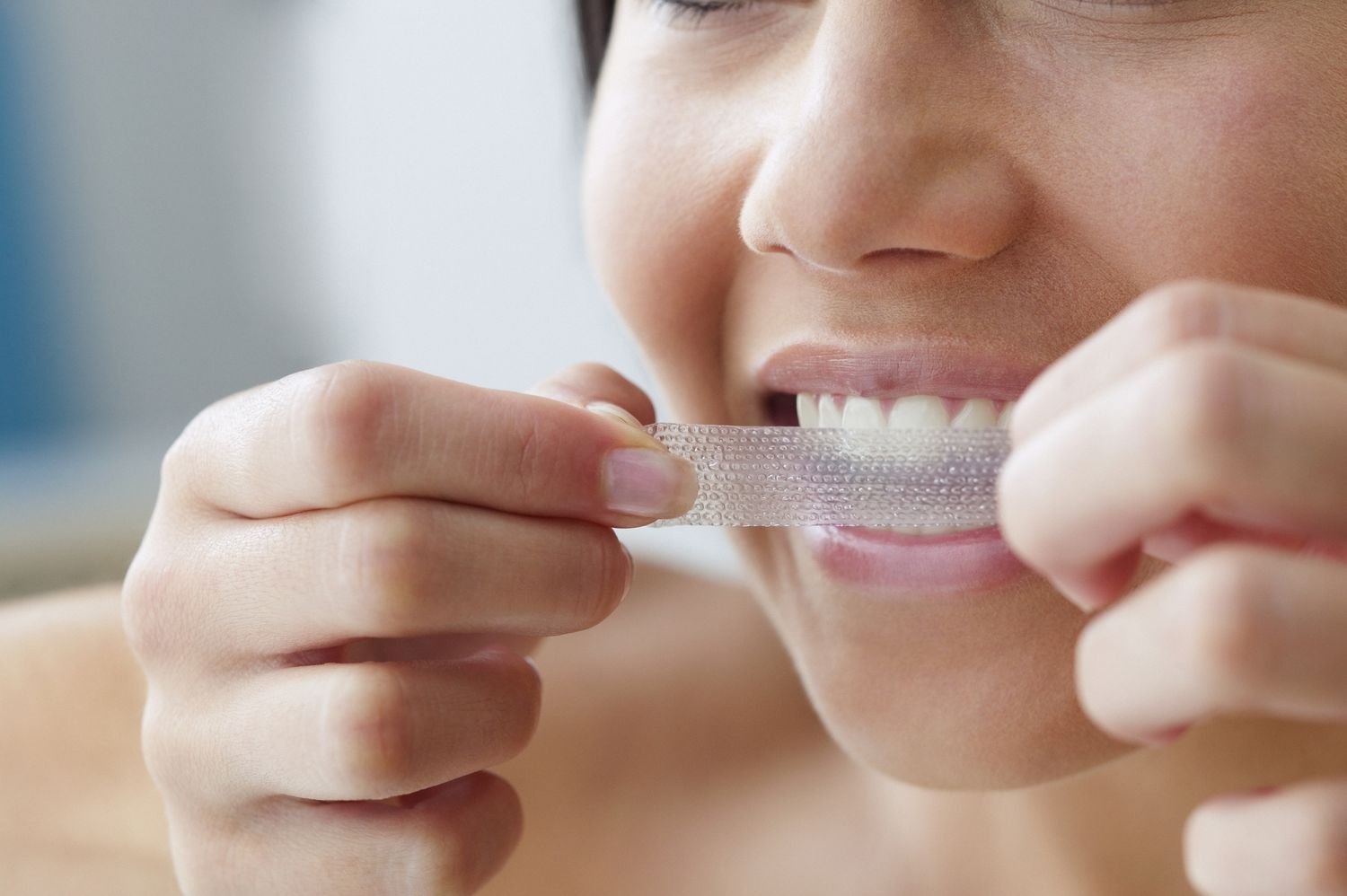 Can Pregnant Or Breastfeeding Women Undergo Teeth Whitening?